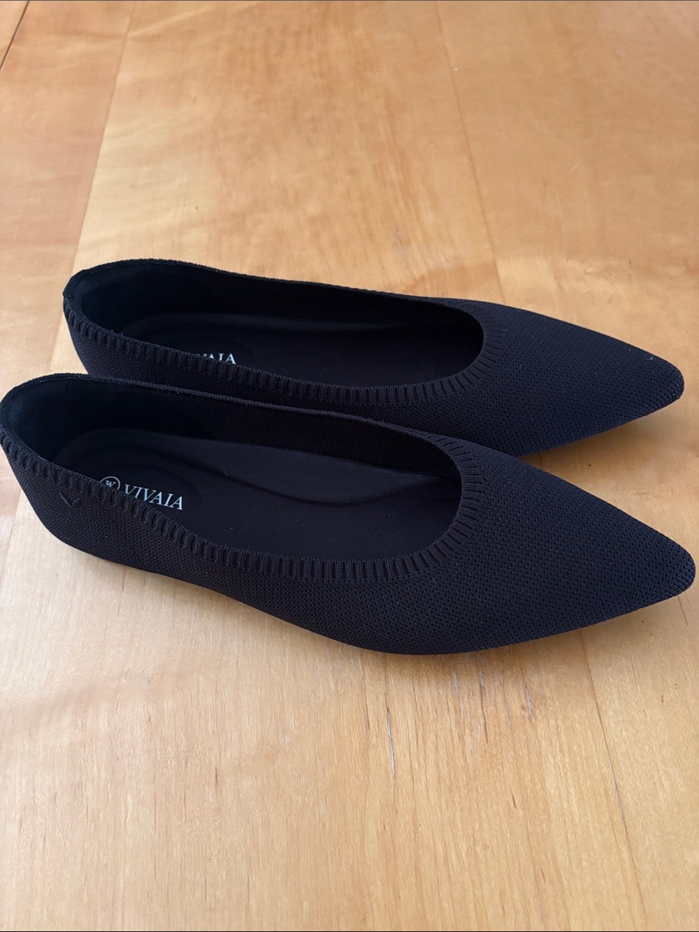 Vivaia Pointed Toe Black Flats 42